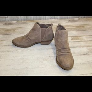 Women’s Report Drewe Booties
